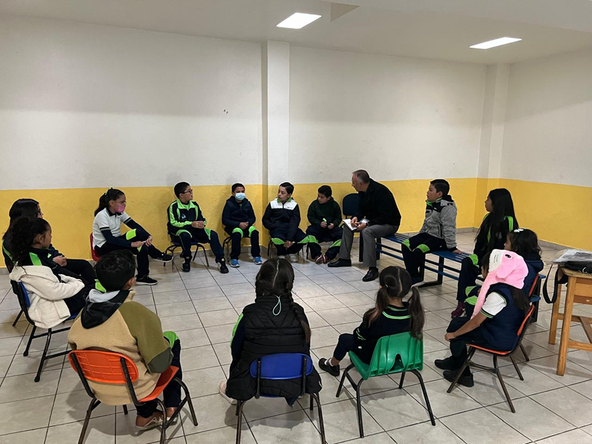 Actividades de pensamiento crítico con jóvenes